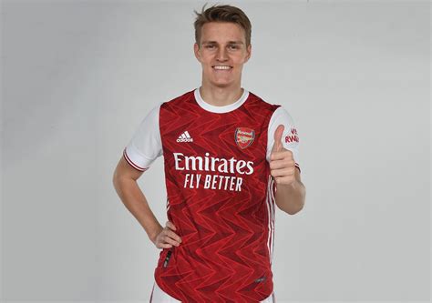 arsenal pre match jersey odegaard.